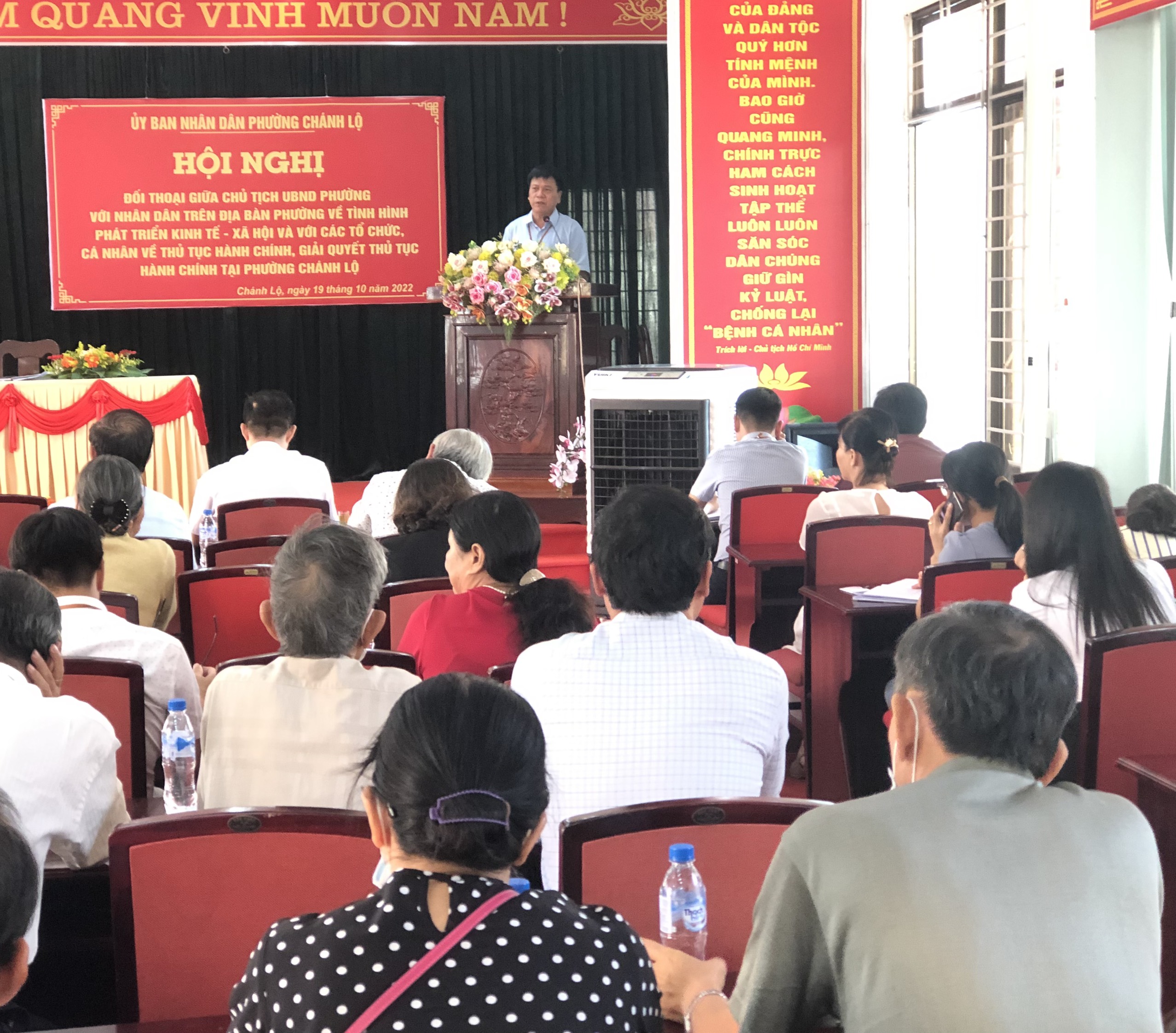 Chủ tịch UBND phường Chánh Lộ tiếp xúc đối thoại với nhân dân trên địa bàn phường